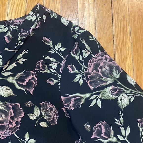 Black Rosette Floral‎ Blouse V-neck - Picture 4 of 12